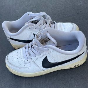 Nike Air Sneakers (Youth Size 5)